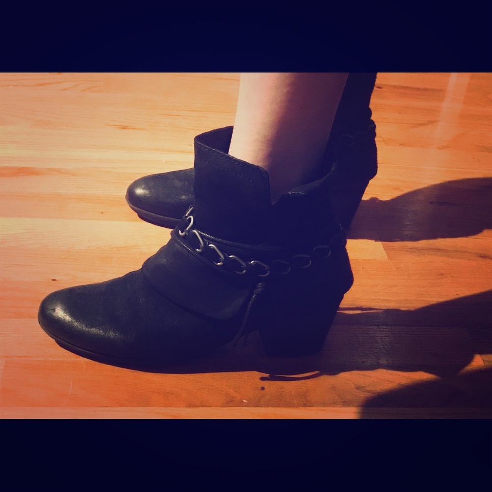 Ankle booties almost new!!